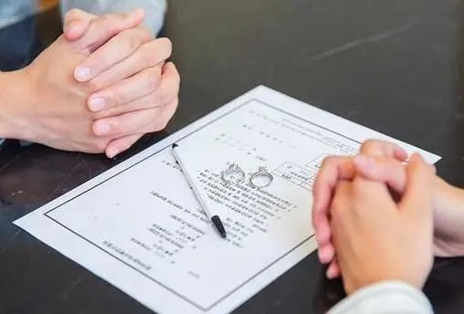 为什么很多企业家或者富豪背后都有一个非常有手段的女人?