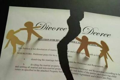 房产证上加名就没事?律师:小心!公婆买房给儿媳,离婚时要还!