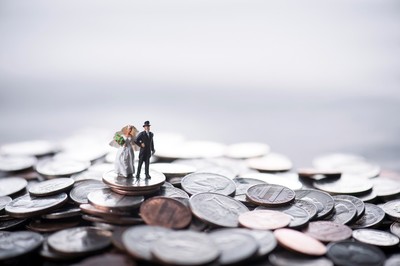 离婚时什么情况可以多分财产?北京离婚律师-信金国